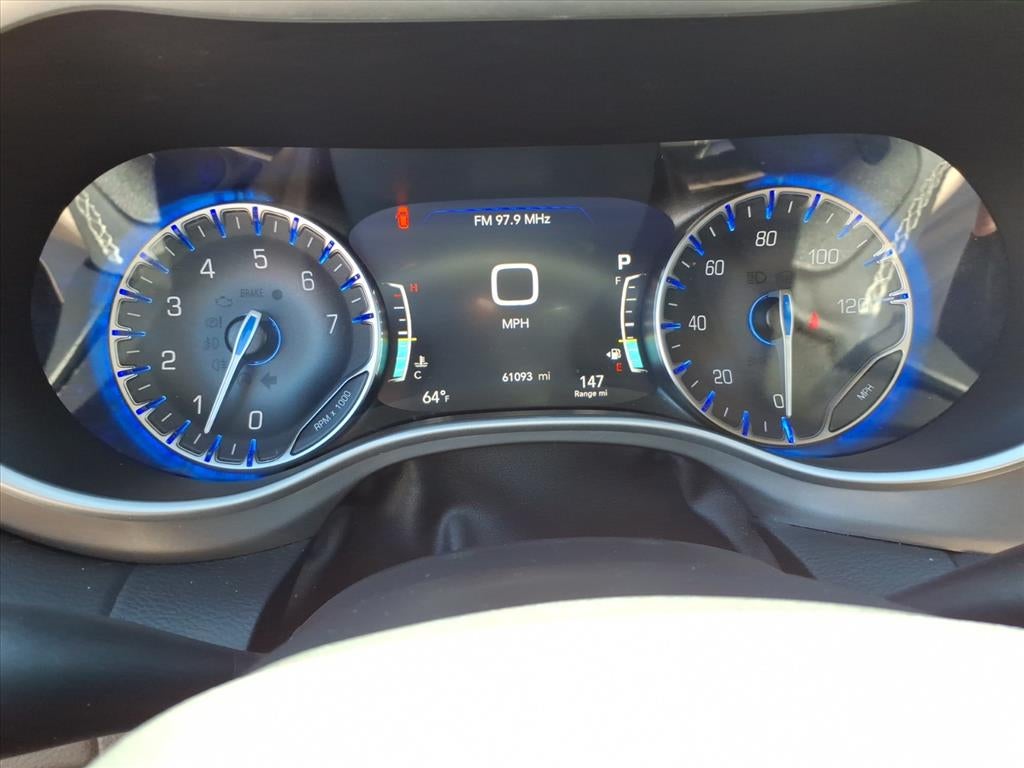 2025 Chrysler Pacifica Select