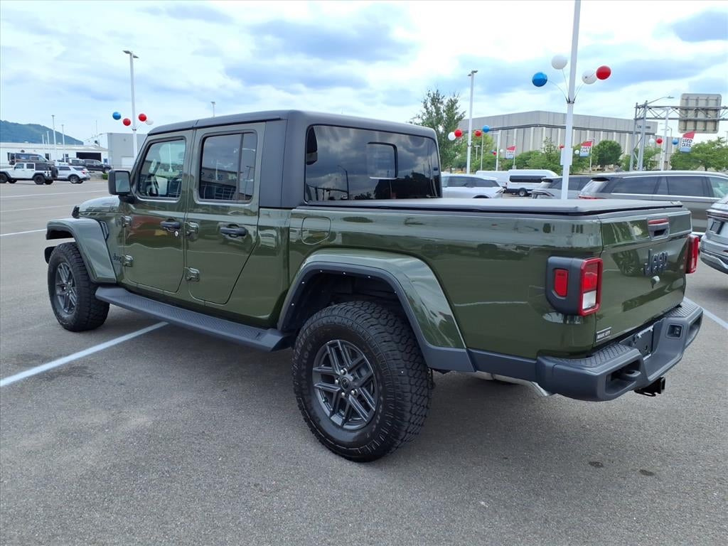 2024 Jeep Gladiator Sport