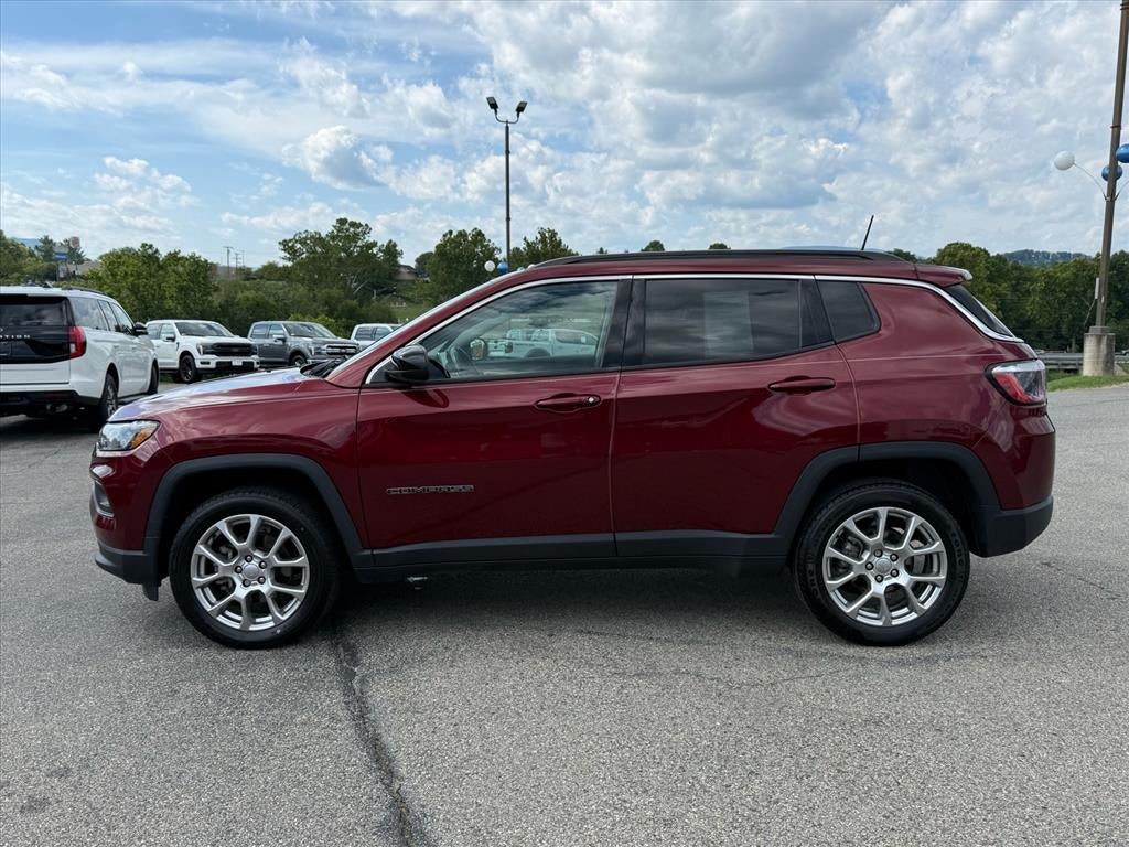 2022 Jeep Compass Latitude Lux