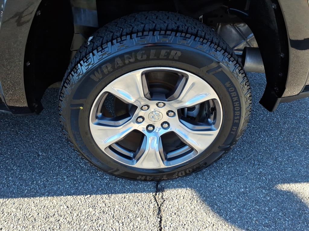 2019 RAM 1500 Laramie Crew Cab 4x2 5'7' Box