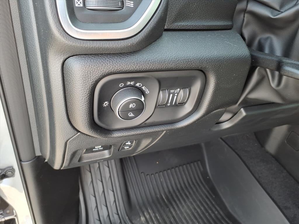 2025 RAM 1500 Big Horn Crew Cab 4x4 5'7' Box