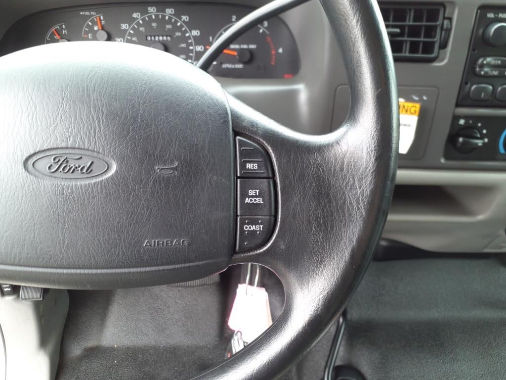 2000 Ford F-550 Chassis XL DRW