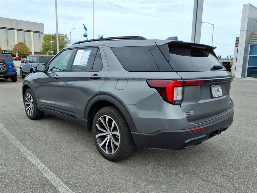 2025 Ford Explorer ST-Line