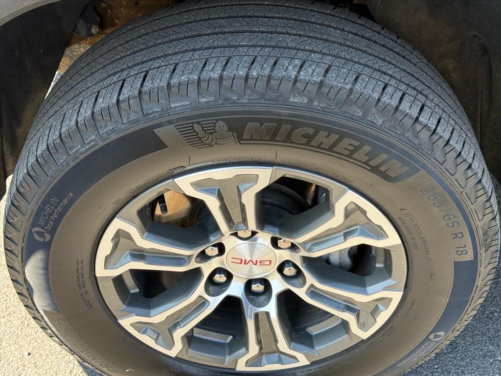 2025 GMC Sierra 1500 4WD Crew Cab Short Box SLT