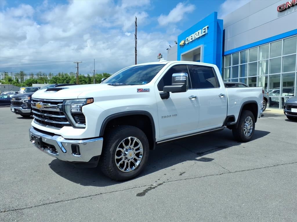 2026 Chevrolet Silverado 2500 HD Crew Cab, Standard Bed, LTZ, 4WD