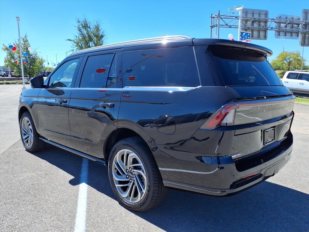 2027 Lincoln Navigator Reserve