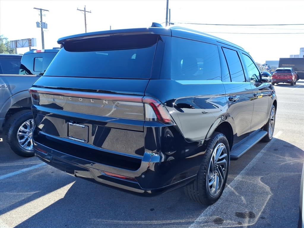 2027 Lincoln Navigator Premiere