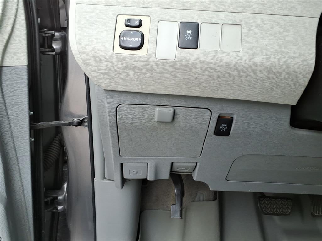 2011 Toyota Sienna LE V6