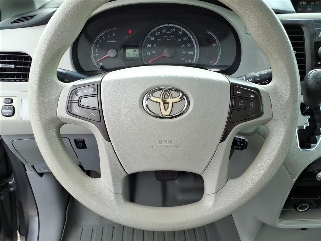 2011 Toyota Sienna LE V6