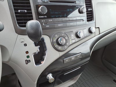 2011 Toyota Sienna LE V6