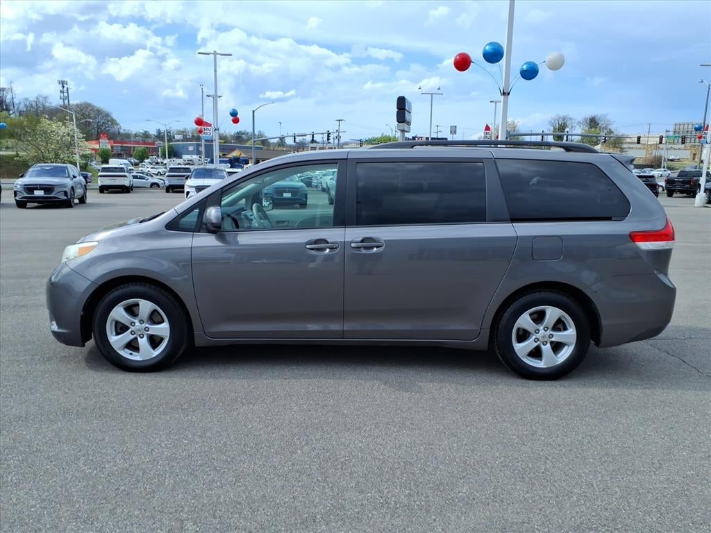 2011 Toyota Sienna LE V6