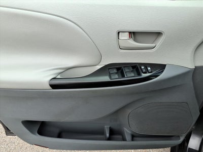 2011 Toyota Sienna LE V6