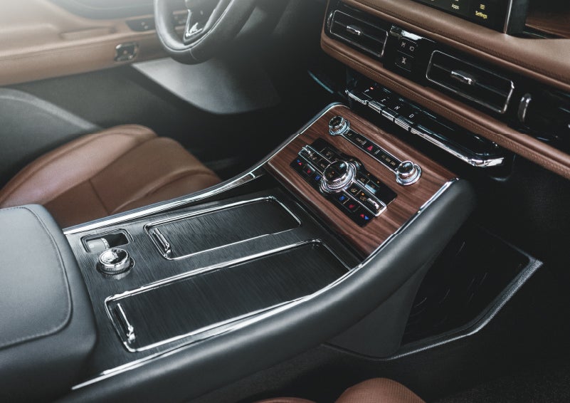 The front center console of a 2024 Lincoln Aviator® SUV is shown | Magic City Lincoln in Roanoke VA