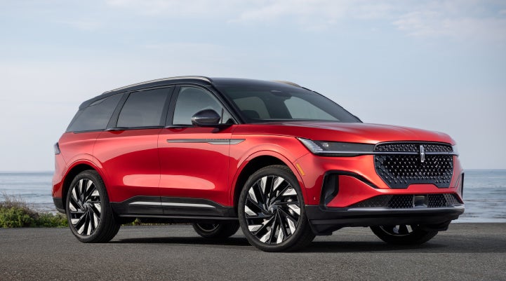 A 2024 Lincoln Nautilus® Reserve model is shown with the stylish available Jet Appearance Package. | Magic City Lincoln in Roanoke VA