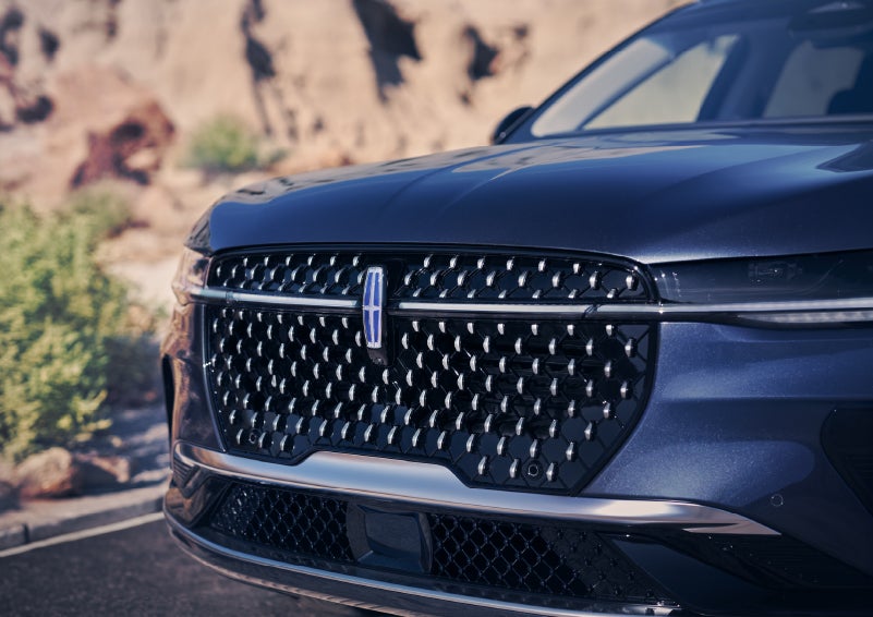 The stylish grille of a 2024 Lincoln Nautilus® SUV sparkles in the sunlight. | Magic City Lincoln in Roanoke VA