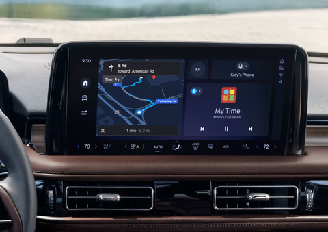 The 13.2-inch LCD touchscreen is showcased. | Magic City Lincoln in Roanoke VA