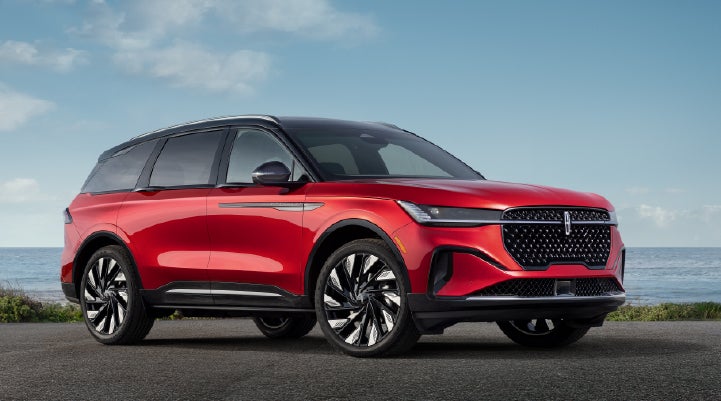 A 2025 Lincoln Nautilus® Reserve model is shown with the stylish available Jet Appearance Package. | Magic City Lincoln in Roanoke VA