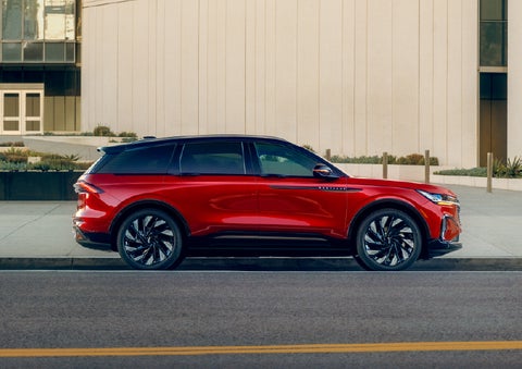 2025 Lincoln Nautilus® SUV with the available Jet Appearance Package and Hybrid transmission. | Magic City Lincoln in Roanoke VA