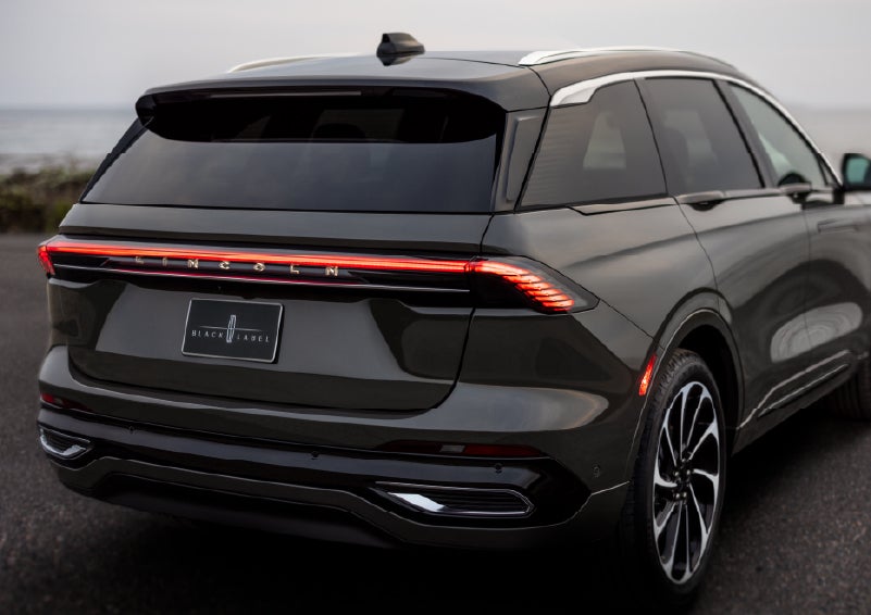 The rear of a 2026 Lincoln Black Label™ Nautilus® SUV displays full LED rear lighting. | Magic City Lincoln in Roanoke VA