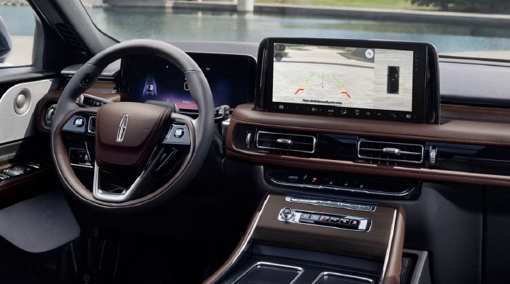 The backup camera of the 2027 Lincoln Aviator® SUV is displayed on screen. | Magic City Lincoln in Roanoke VA